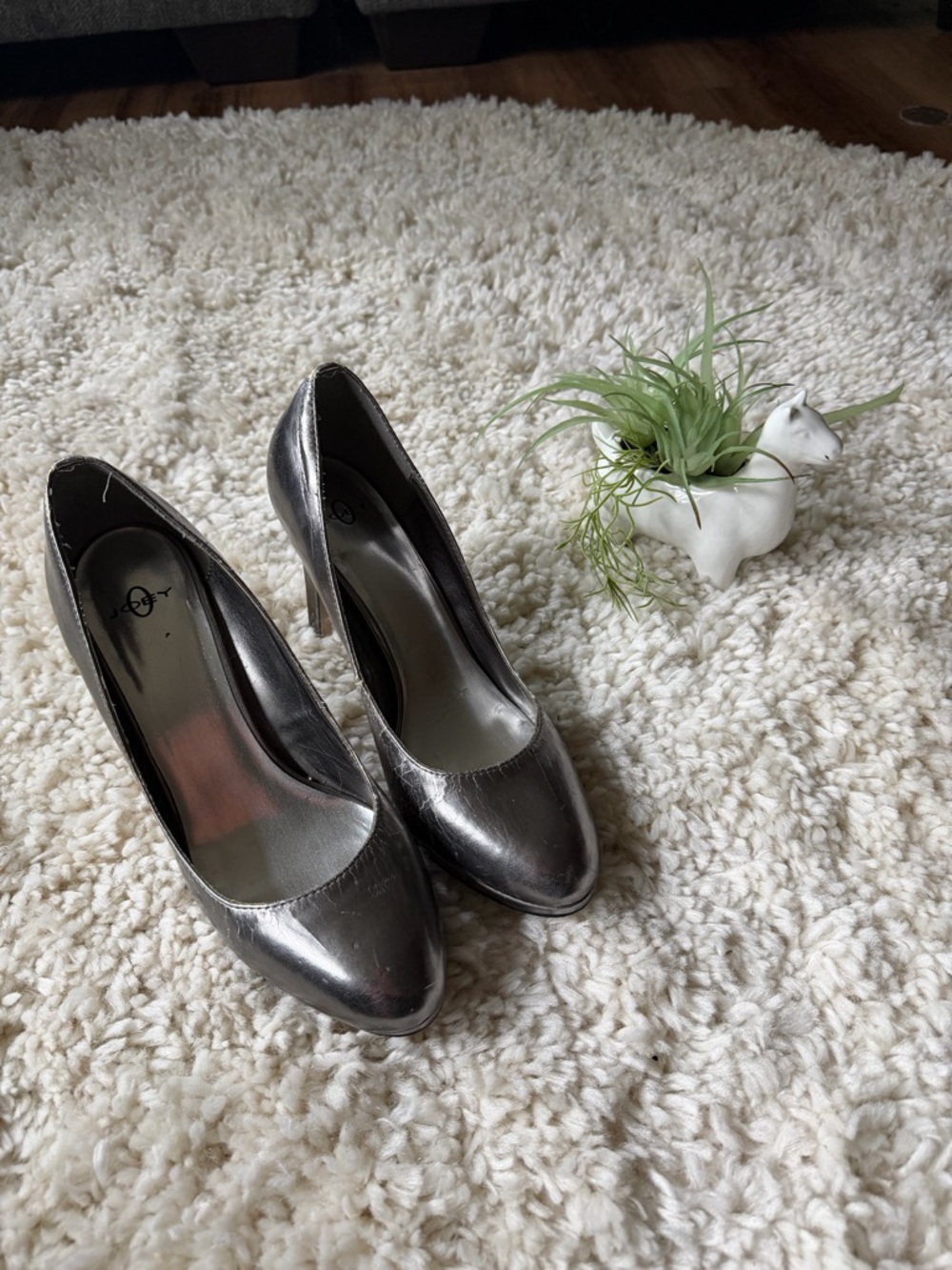 Joey Shimmery Silver new years look elegant closed Pointed-Toe High Heels